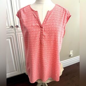 Nicole Miller Women’s Sz XL Peach/White Print Sleeveless V-Neck Blouse